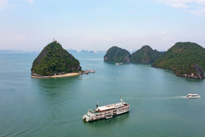 Emeraude Cruises Schedule - Du Thuyền Emeraude Cruises Hạ Long​
